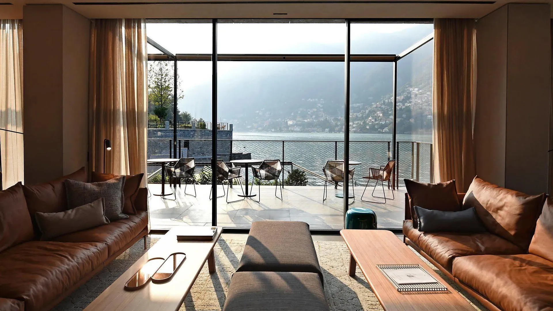 Il Sereno Lago Di Como Torno