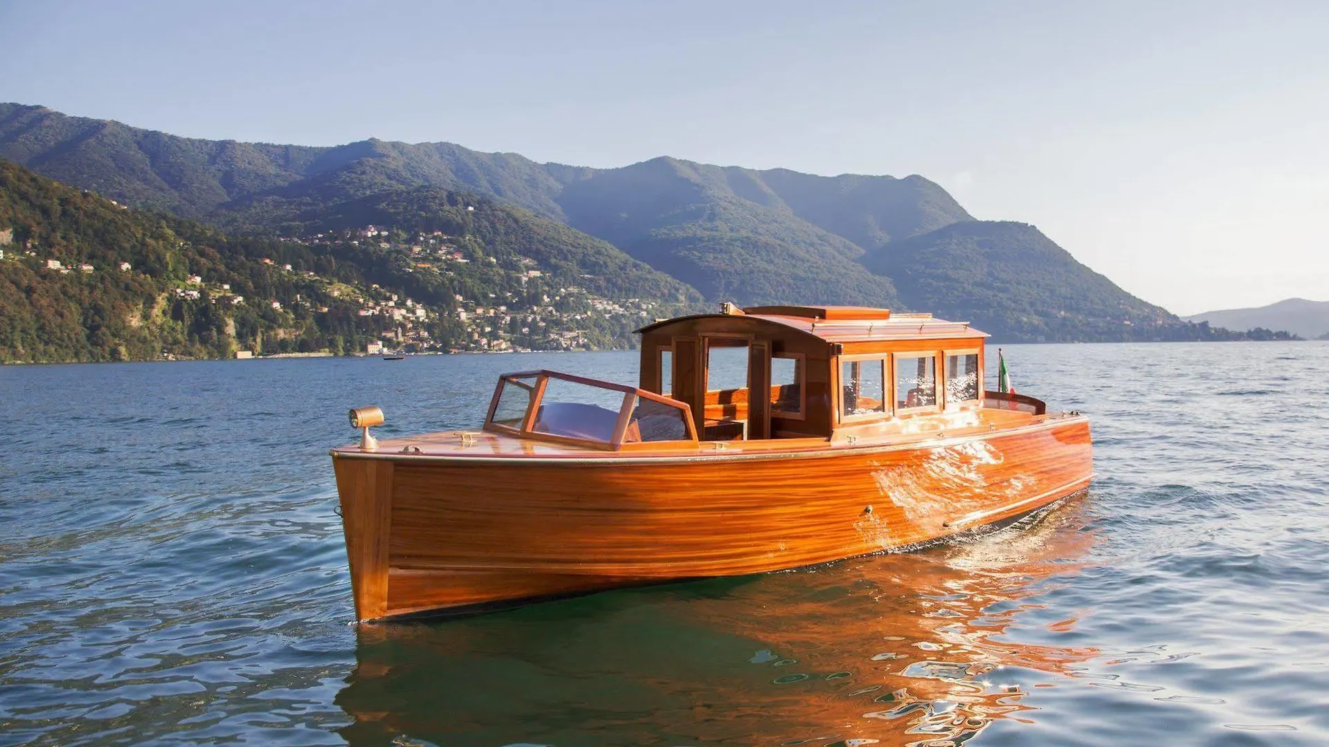 Il Sereno Lago Di Como Torno Italien