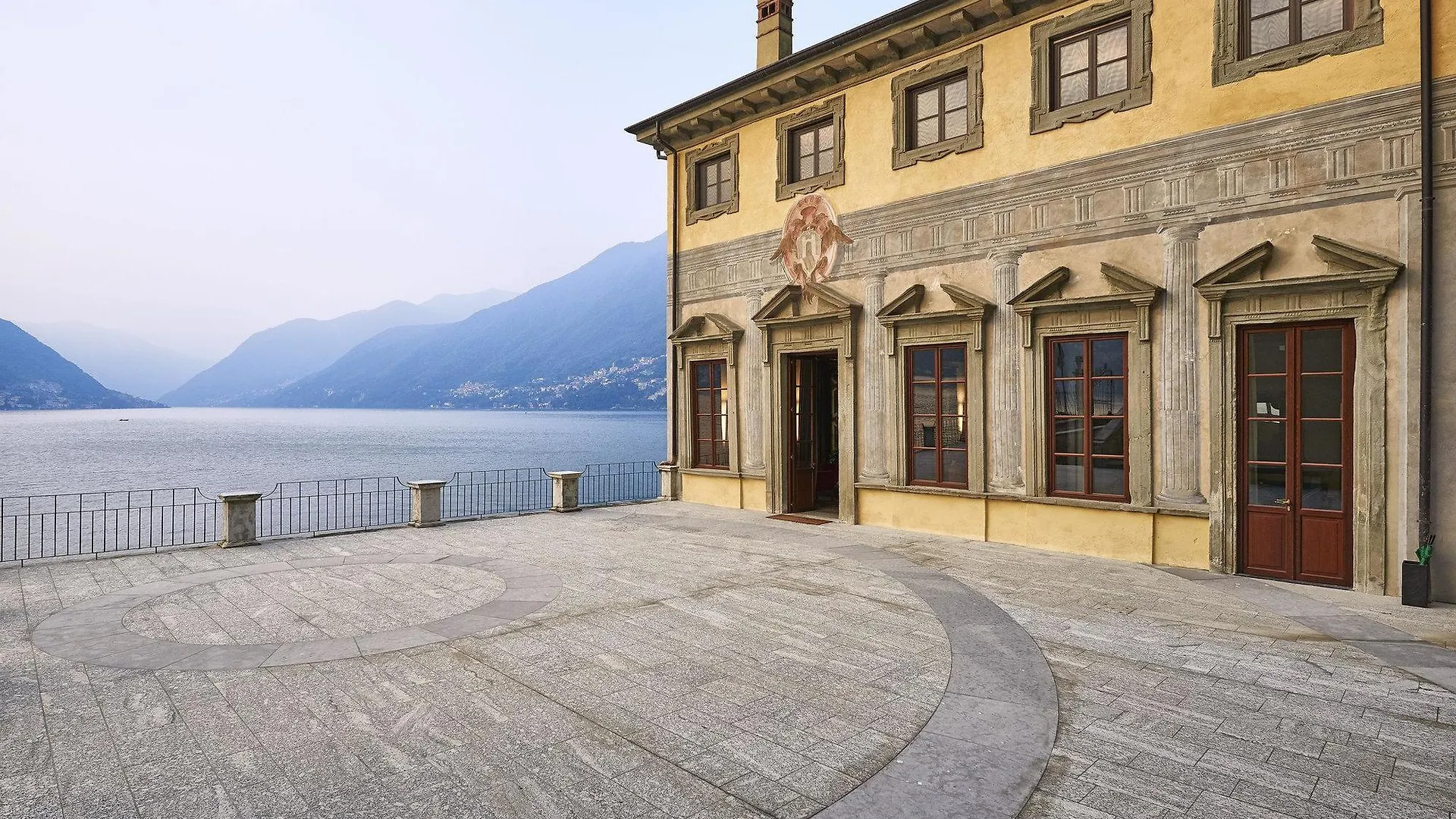 Il Sereno Lago Di Como Torno