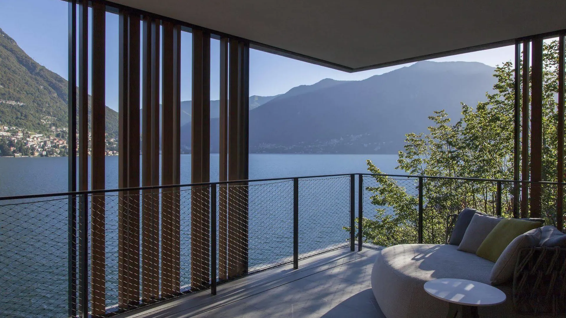 Il Sereno Lago Di Como Torno