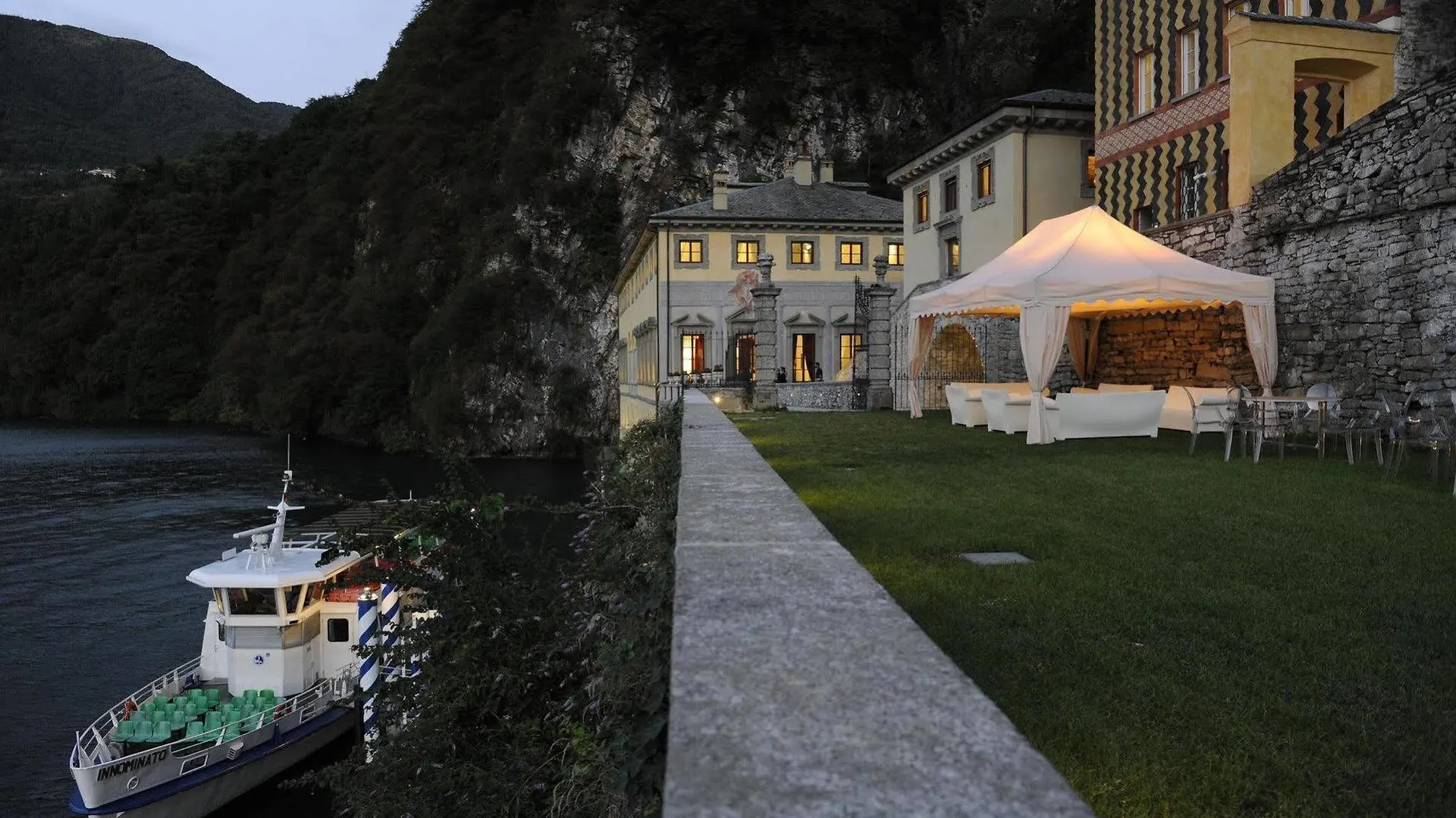 Il Sereno Lago Di Como Torno